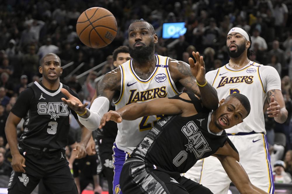 人员冲突的 人员冲突的