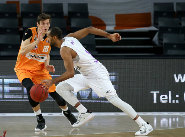 红旗同时升 红旗同时升